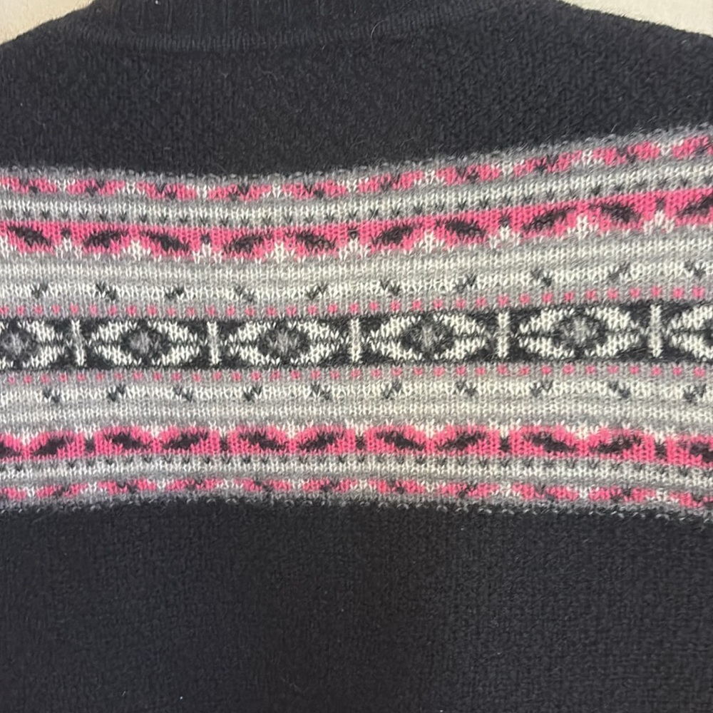 Cardigan. - Picture 6 of 9